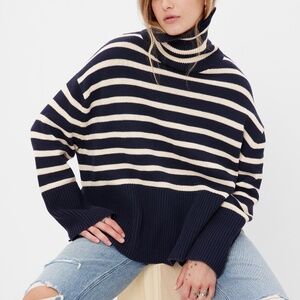 Gap 24/7 Split-Hem Turtleneck Sweater - off-white and navy blue stripe
